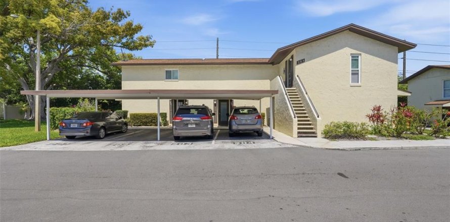 Townhouse in Largo, Florida 2 bedrooms, 75.81 sq.m. № 2217227