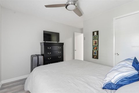 Townhouse in Largo, Florida 2 bedrooms, 75.81 sq.m. № 2217227 - photo 18