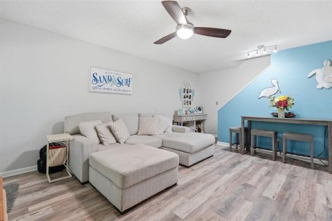 Townhouse in Largo, Florida 2 bedrooms, 75.81 sq.m. № 2217227 - photo 8