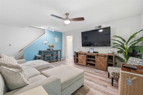Townhouse in Largo, Florida 2 bedrooms, 75.81 sq.m. № 2217227 - photo 7