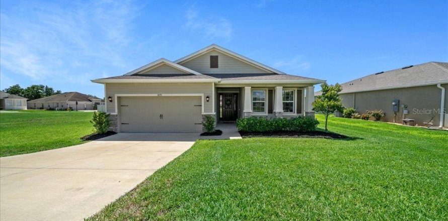 House in Ocala, Florida 3 bedrooms, 172.15 sq.m. № 1725328