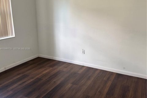 Copropriété à louer à Miami, Floride: 3 chambres, 104.52 m2 № 2056883 - photo 9