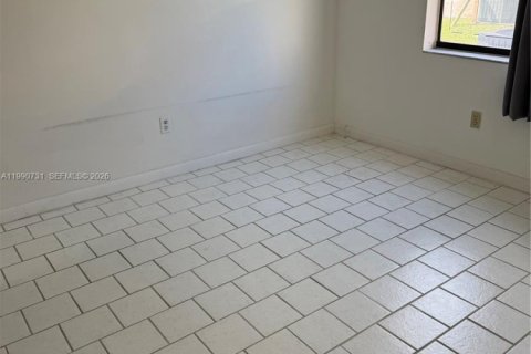 Copropriété à louer à Miami, Floride: 3 chambres, 104.52 m2 № 2056883 - photo 11