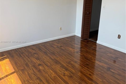 Copropriété à louer à Miami, Floride: 3 chambres, 104.52 m2 № 2056883 - photo 7