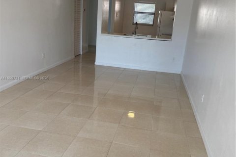 Copropriété à louer à Miami, Floride: 3 chambres, 104.52 m2 № 2056883 - photo 6