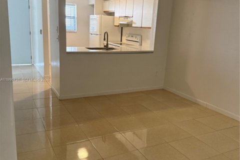 Copropriété à louer à Miami, Floride: 3 chambres, 104.52 m2 № 2056883 - photo 5