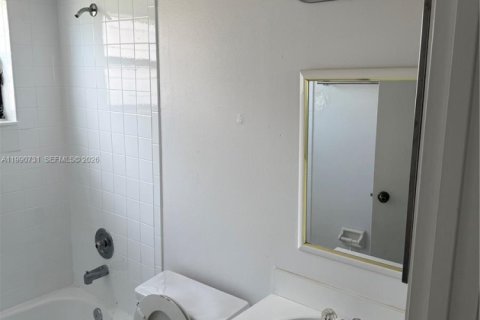 Copropriété à louer à Miami, Floride: 3 chambres, 104.52 m2 № 2056883 - photo 8