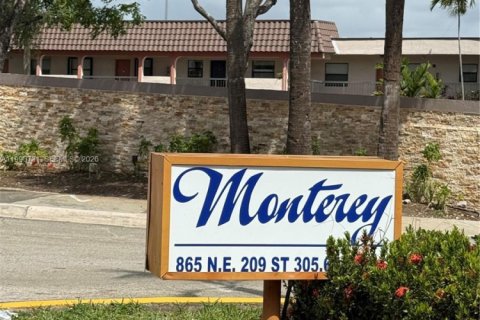 Copropriété à louer à Miami, Floride: 3 chambres, 104.52 m2 № 2056883 - photo 1