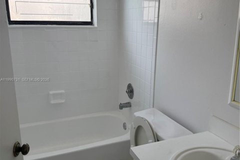 Copropriété à louer à Miami, Floride: 3 chambres, 104.52 m2 № 2056883 - photo 13