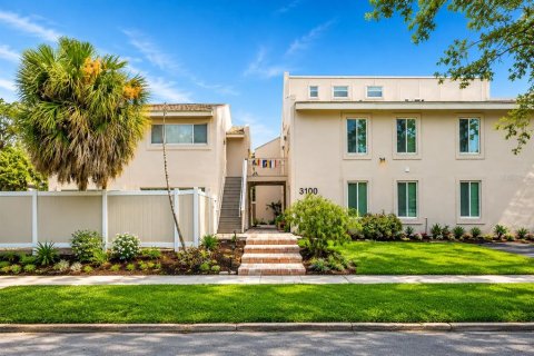 Condo in Saint Petersburg, Florida, 2 bedrooms № 2196516