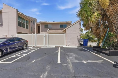 Copropriété à vendre à Saint Petersburg, Floride: 2 chambres, 93.37 m2 № 2196516 - photo 27