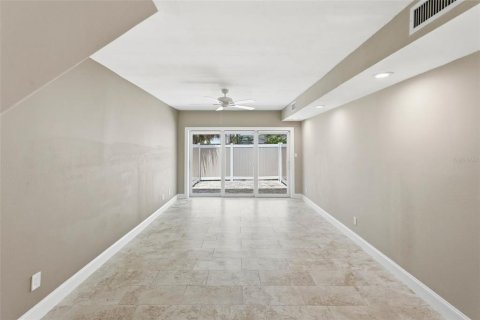 Copropriété à vendre à Saint Petersburg, Floride: 2 chambres, 93.37 m2 № 2196516 - photo 10