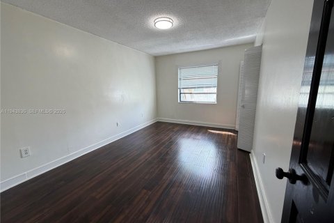 Copropriété à louer à North Miami Beach, Floride: 2 chambres, 78.13 m2 № 2000809 - photo 14