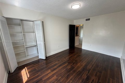Copropriété à louer à North Miami Beach, Floride: 2 chambres, 78.13 m2 № 2000809 - photo 15