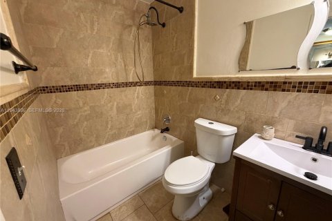 Copropriété à louer à North Miami Beach, Floride: 2 chambres, 78.13 m2 № 2000809 - photo 16