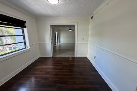 Copropriété à louer à North Miami Beach, Floride: 2 chambres, 78.13 m2 № 2000809 - photo 12