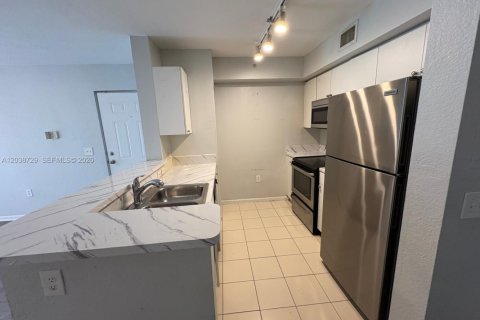 Condo in Homestead, Florida, 2 bedrooms № 2240444 - photo 11