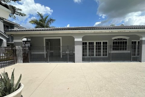 Condo in Homestead, Florida, 2 bedrooms № 2240444 - photo 4