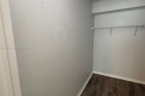 Condo in Homestead, Florida, 2 bedrooms № 2240444 - photo 22