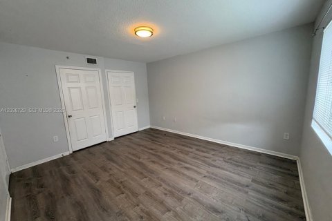 Condo in Homestead, Florida, 2 bedrooms № 2240444 - photo 14