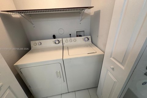 Condo in Homestead, Florida, 2 bedrooms № 2240444 - photo 30