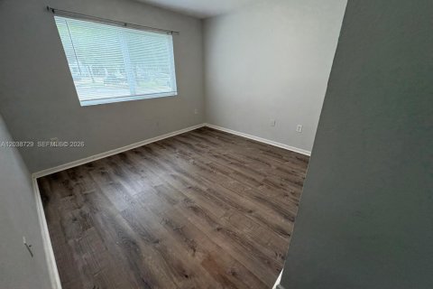 Condo in Homestead, Florida, 2 bedrooms № 2240444 - photo 17