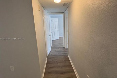 Condo in Homestead, Florida, 2 bedrooms № 2240444 - photo 25