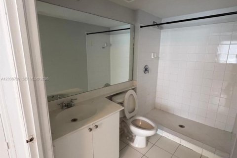 Condo in Homestead, Florida, 2 bedrooms № 2240444 - photo 26