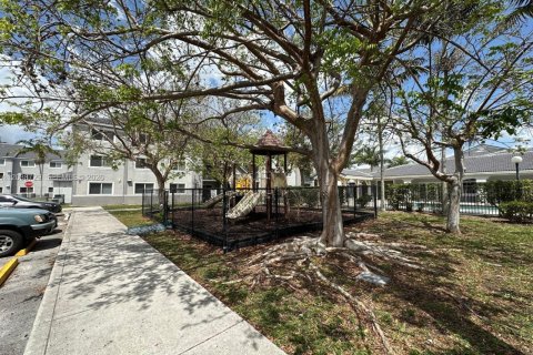 Condo in Homestead, Florida, 2 bedrooms № 2240444 - photo 3