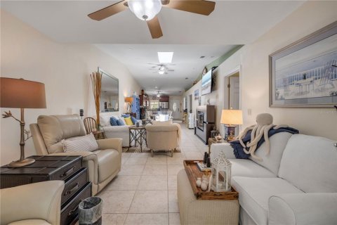 Touwnhouse à vendre à New Smyrna Beach, Floride: 2 chambres, 128.02 m2 № 2409804 - photo 9