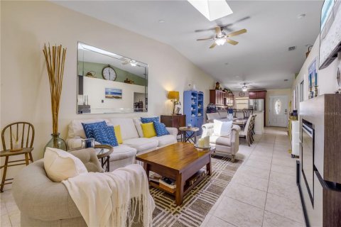 Touwnhouse à vendre à New Smyrna Beach, Floride: 2 chambres, 128.02 m2 № 2409804 - photo 6