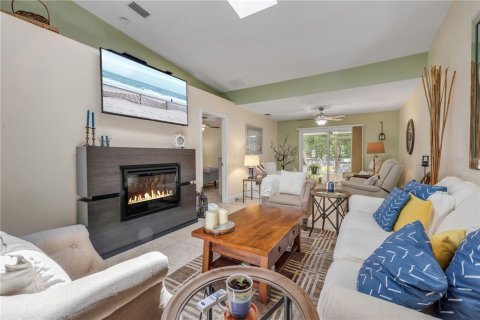 Touwnhouse à vendre à New Smyrna Beach, Floride: 2 chambres, 128.02 m2 № 2409804 - photo 4