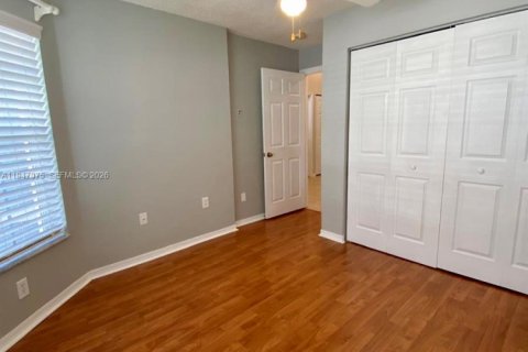 House in Pembroke Pines, Florida 3 bedrooms, 141.95 sq.m. № 2003247 - photo 6