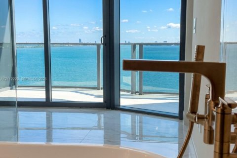 Copropriété à louer à Miami, Floride: 2 chambres, 140.38 m2 № 2432507 - photo 8