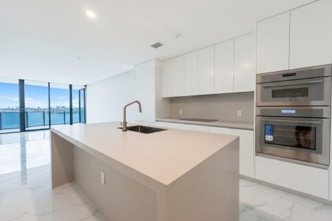 Copropriété à louer à Miami, Floride: 2 chambres, 140.38 m2 № 2432507 - photo 3