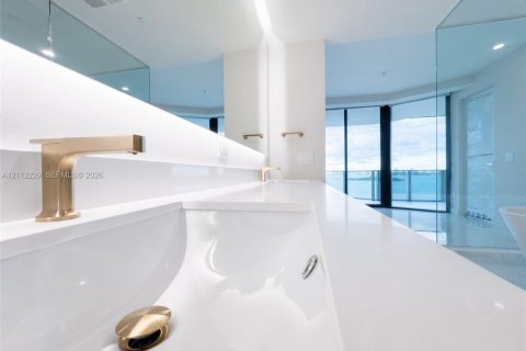 Copropriété à louer à Miami, Floride: 2 chambres, 140.38 m2 № 2432507 - photo 10