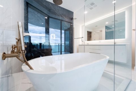 Copropriété à louer à Miami, Floride: 2 chambres, 140.38 m2 № 2432507 - photo 11