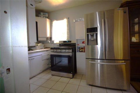 Casa en venta en Fort Lauderdale, Florida, 3 dormitorios, 102.38 m2 № 1713811 - foto 13