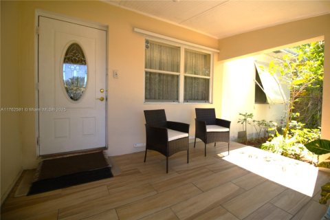 Casa en venta en Fort Lauderdale, Florida, 3 dormitorios, 102.38 m2 № 1713811 - foto 1