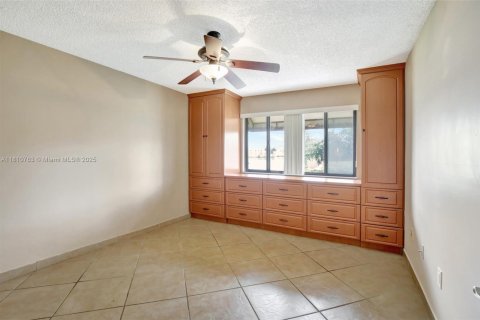 Condo in Miami Lakes, Florida, 2 bedrooms  № 1758856 - photo 25