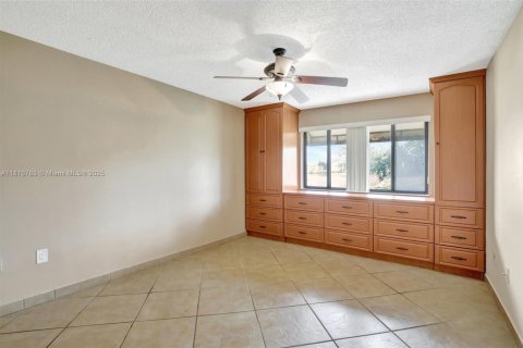 Condo in Miami Lakes, Florida, 2 bedrooms  № 1758856 - photo 19