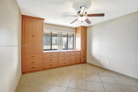 Condo in Miami Lakes, Florida, 2 bedrooms  № 1758856 - photo 23