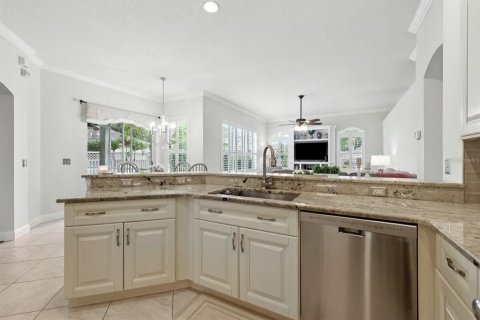 House in Tampa, Florida 3 bedrooms, 196.67 sq.m. № 1894012 - photo 12