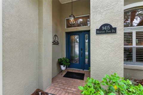 House in Tampa, Florida 3 bedrooms, 196.67 sq.m. № 1894012 - photo 3