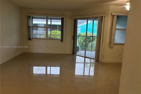 Copropriété à louer à Homestead, Floride: 2 chambres, 107.77 m2 № 1889421 - photo 6