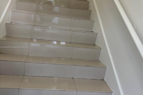 Copropriété à louer à Homestead, Floride: 2 chambres, 107.77 m2 № 1889421 - photo 14