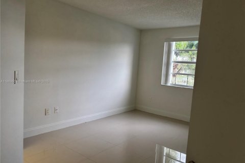 Copropriété à louer à Homestead, Floride: 2 chambres, 107.77 m2 № 1889421 - photo 19