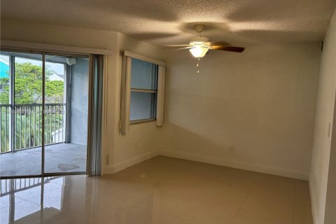 Copropriété à louer à Homestead, Floride: 2 chambres, 107.77 m2 № 1889421 - photo 10