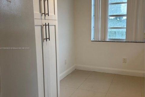 Copropriété à louer à Homestead, Floride: 2 chambres, 107.77 m2 № 1889421 - photo 5