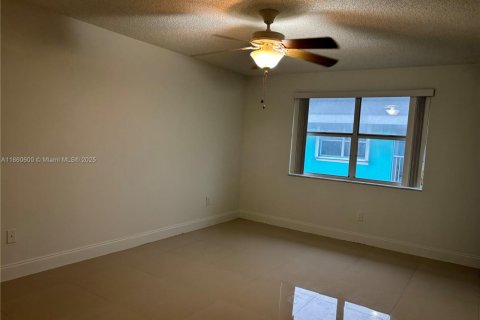 Copropriété à louer à Homestead, Floride: 2 chambres, 107.77 m2 № 1889421 - photo 18